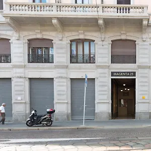 Appartement In The Heart Of Milano!, Milan